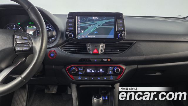 Hyundai i30 2018 — photo 20