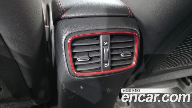 Hyundai i30 2018 — photo 27