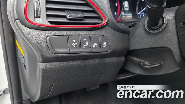Hyundai i30 2018 — photo 30