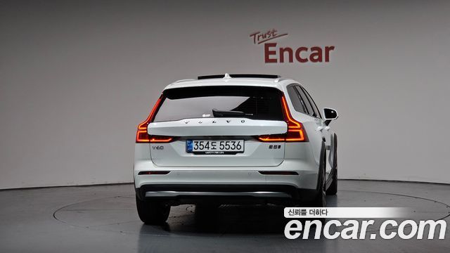 Volvo V60 2025 — photo 4