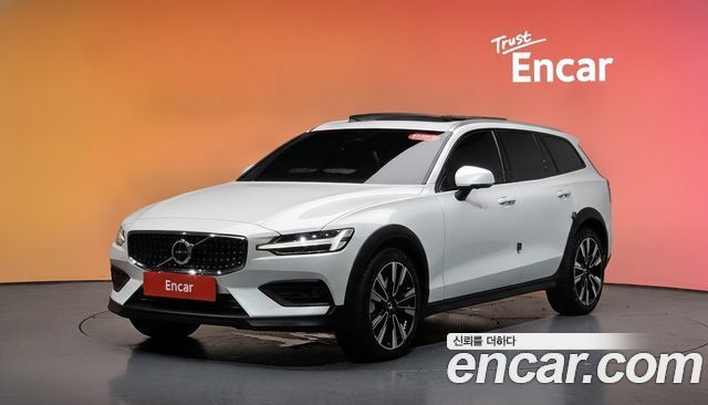 Volvo V60 2025 — photo 1