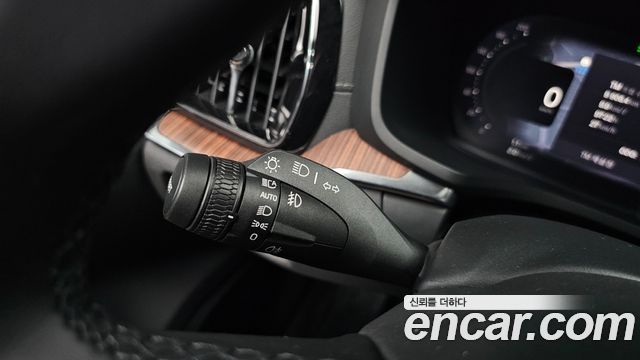 Volvo V60 2025 — photo 35