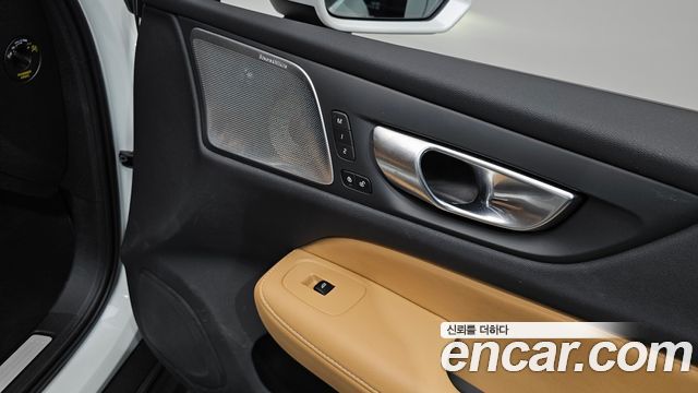 Volvo V60 2025 — photo 36