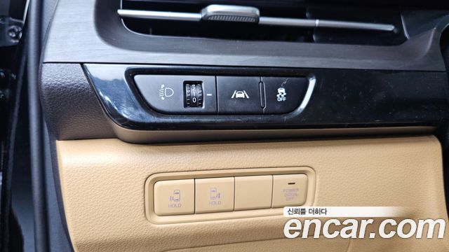 Kia Canival 2021 — photo 17
