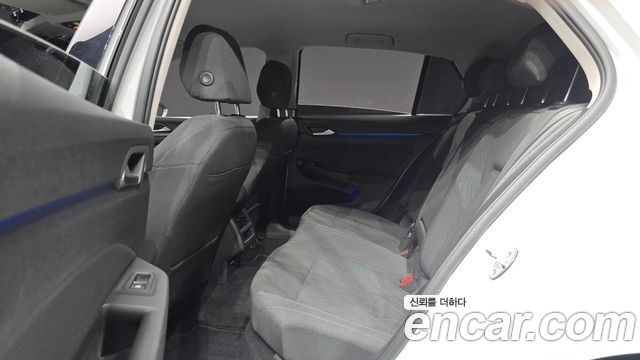 Volkswagen Golf 2022 — photo 18