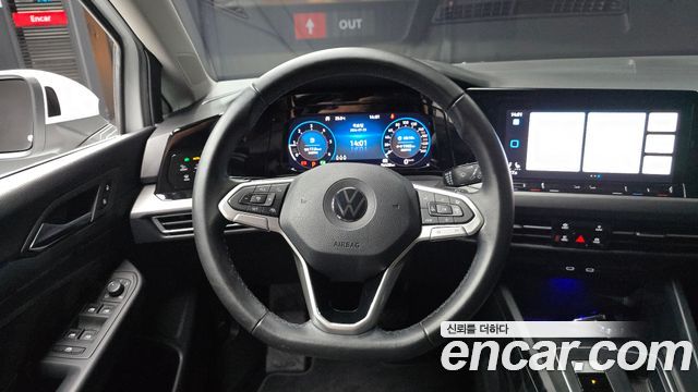 Volkswagen Golf 2022 — photo 19