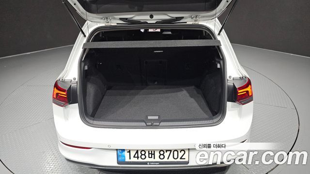 Volkswagen Golf 2022 — photo 26