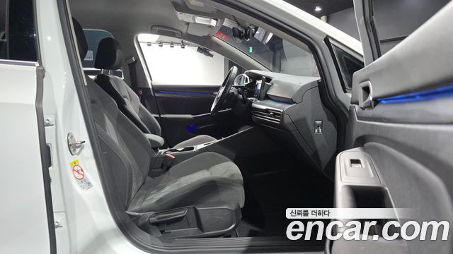 Volkswagen Golf 2022 — photo 16