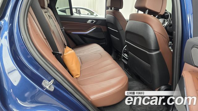 BMW X5 2021 — photo 11