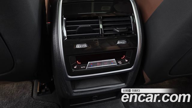 BMW X5 2021 — photo 18