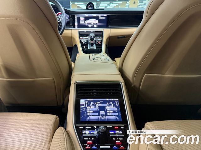 Porsche Panamera 2021 — photo 18