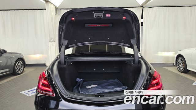 Mercedes-Benz S-Class 2019 — photo 26