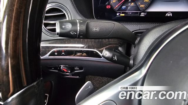 Mercedes-Benz S-Class 2019 — photo 29