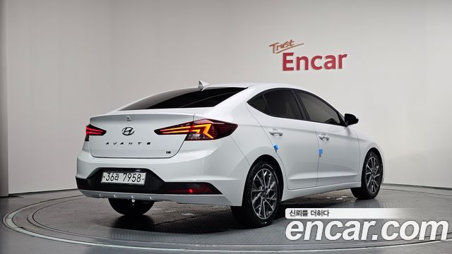Hyundai AVANTE 2019 — photo 2