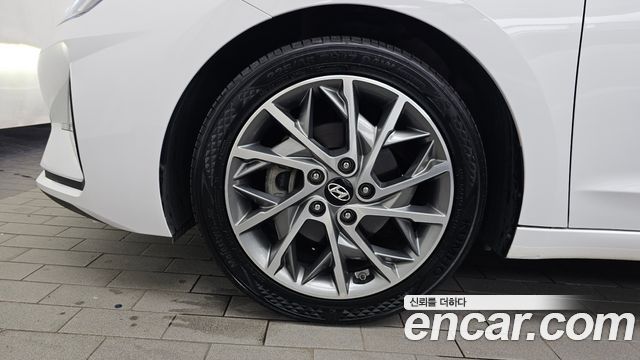 Hyundai AVANTE 2019 — photo 5