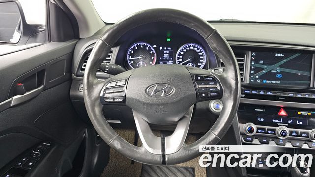 Hyundai AVANTE 2019 — photo 13