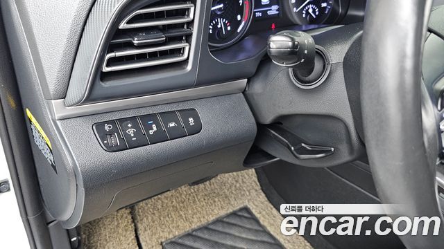 Hyundai AVANTE 2019 — photo 16