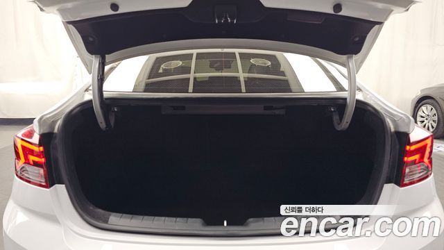 Hyundai AVANTE 2019 — photo 20