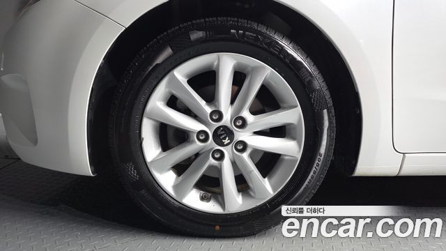 Kia K3 2016 — photo 5