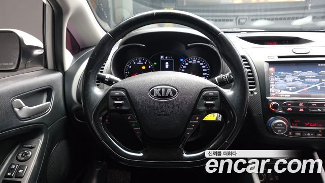 Kia K3 2016 — photo 13