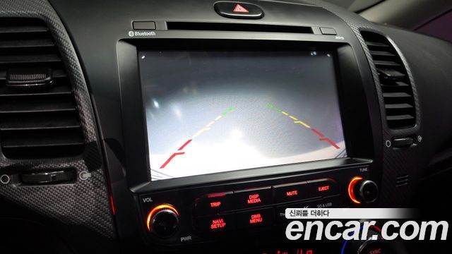Kia K3 2016 — photo 16