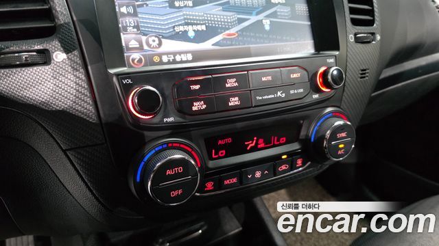 Kia K3 2016 — photo 17