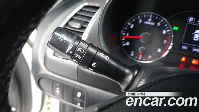 Kia K3 2016 — photo 18