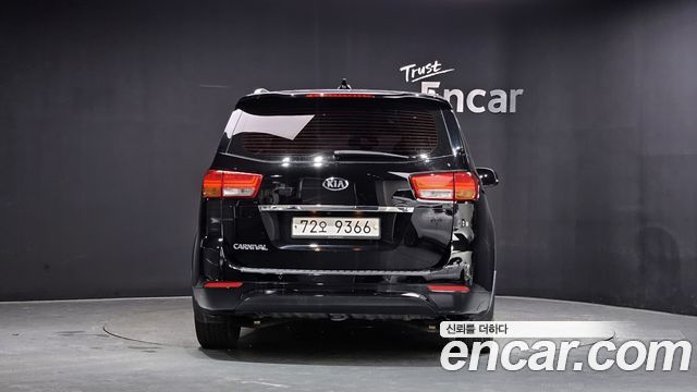 Kia Canival 2016 — photo 4