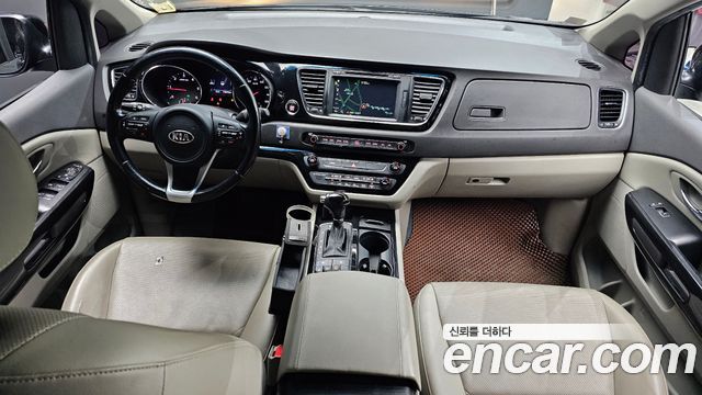 Kia Canival 2016 — photo 10