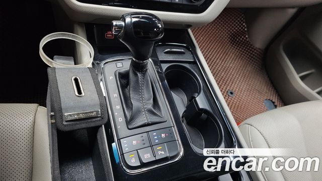Kia Canival 2016 — photo 12