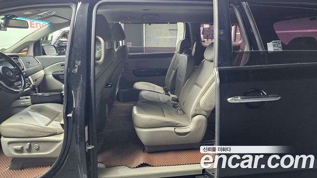 Kia Canival 2016 — photo 18