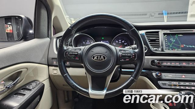 Kia Canival 2016 — photo 19