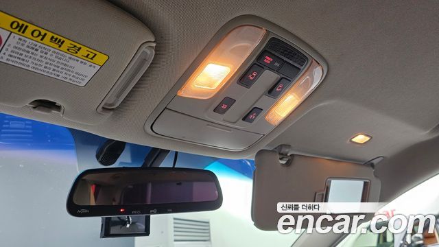 Kia Canival 2016 — photo 22
