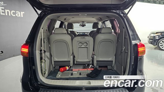 Kia Canival 2016 — photo 26