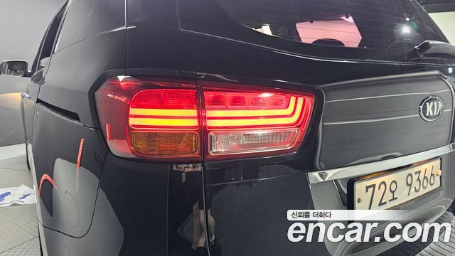 Kia Canival 2016 — photo 9