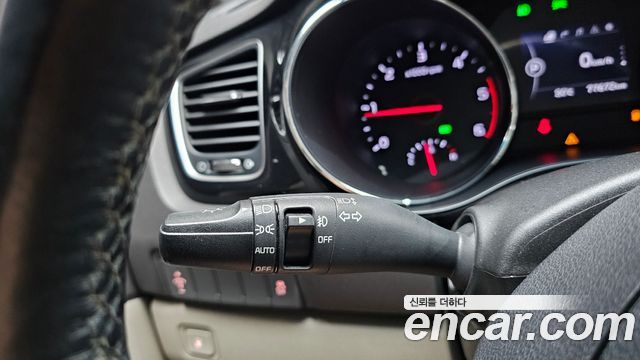 Kia Canival 2016 — photo 29