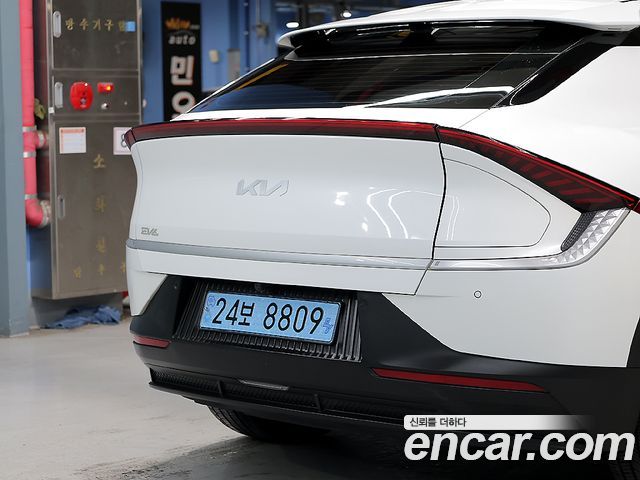 Kia EV6 2022 — photo 17