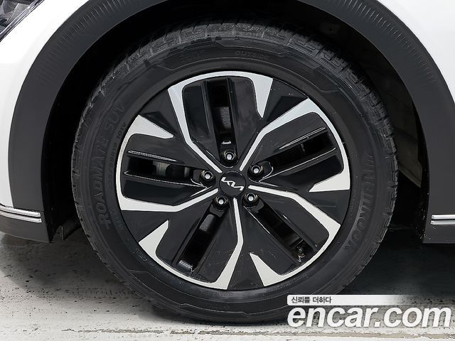 Kia EV6 2022 — photo 20
