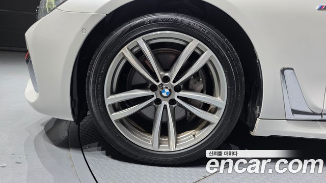 BMW 7-Series 2017 — photo 5