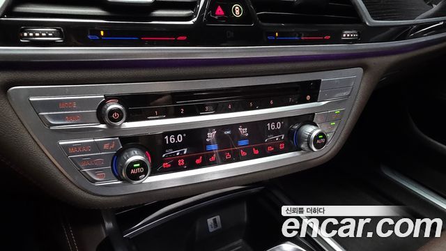 BMW 7-Series 2017 — photo 17