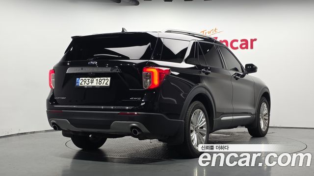 Ford Explorer 2022 — photo 2