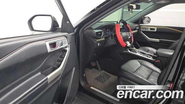 Ford Explorer 2022 — photo 13
