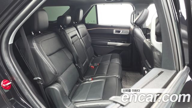 Ford Explorer 2022 — photo 17