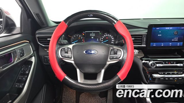 Ford Explorer 2022 — photo 18