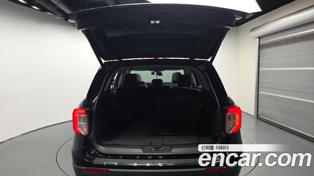 Ford Explorer 2022 — photo 26