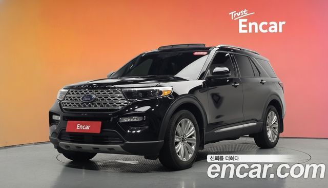 Ford Explorer 2022 — photo 1