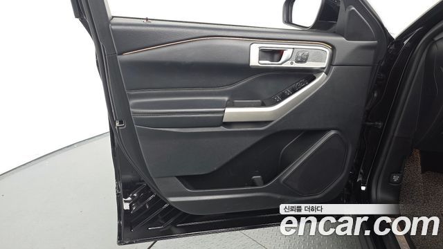 Ford Explorer 2022 — photo 14