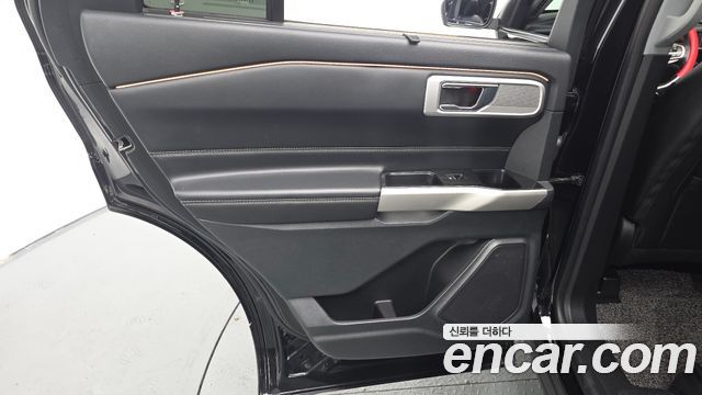 Ford Explorer 2022 — photo 15