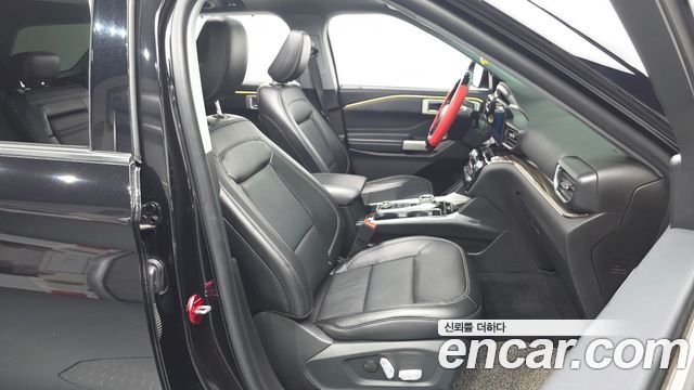Ford Explorer 2022 — photo 16