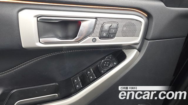 Ford Explorer 2022 — photo 27